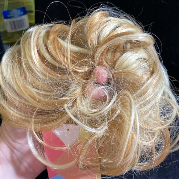 Fake Hair Pony Tail Holder / Hair Extension - Picture 2 of 2